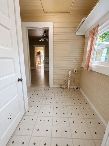 807 S Elm ST, Georgetown, TX 78626