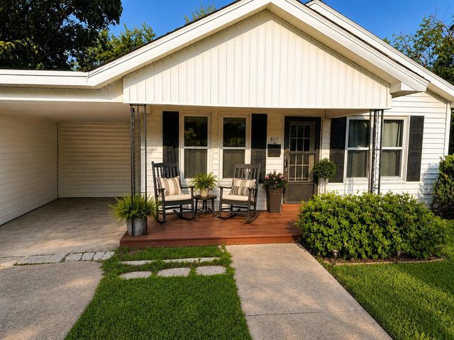 807 S Elm ST, Georgetown, TX 78626