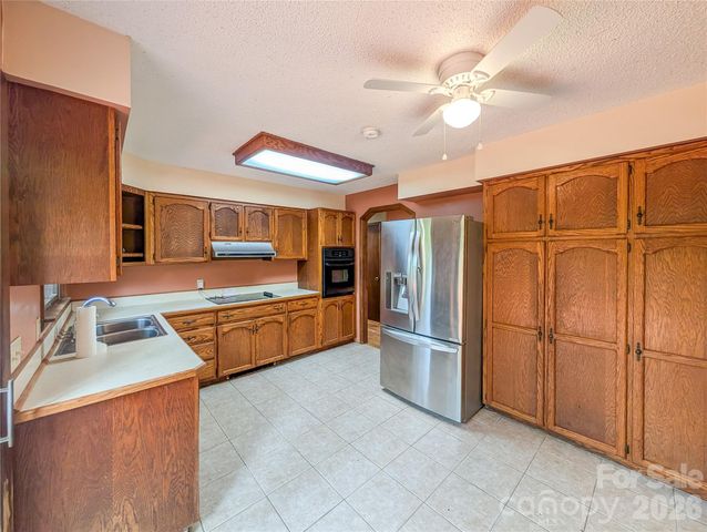 328 Wooded Valley Lane, Burnsville, NC 28714