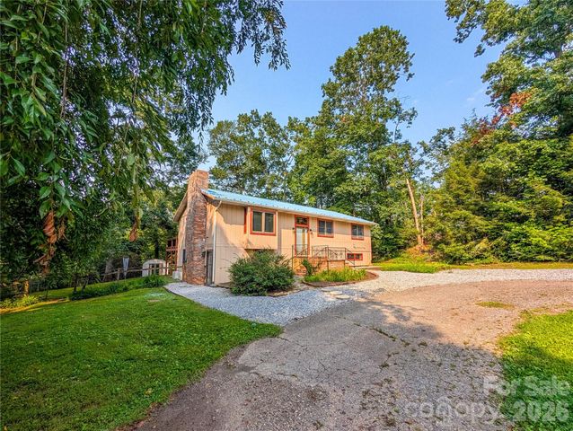 328 Wooded Valley Lane, Burnsville, NC 28714