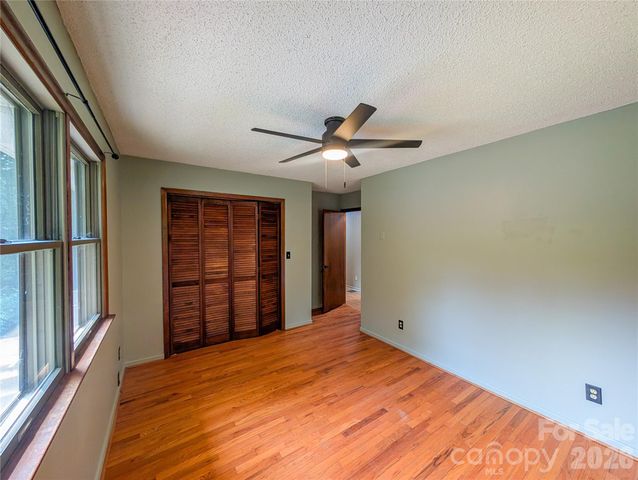 328 Wooded Valley Lane, Burnsville, NC 28714