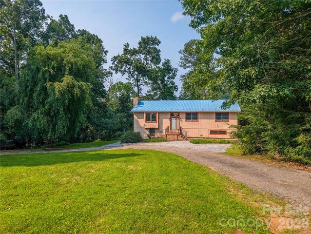 328 Wooded Valley Lane, Burnsville, NC 28714