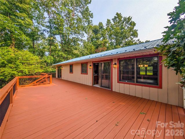 328 Wooded Valley Lane, Burnsville, NC 28714