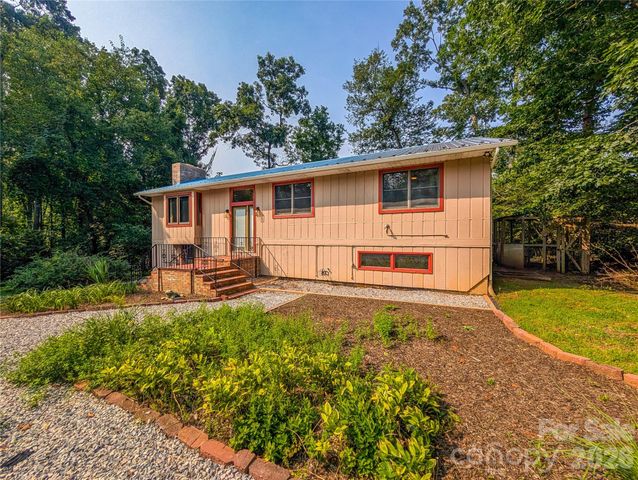 328 Wooded Valley Lane, Burnsville, NC 28714