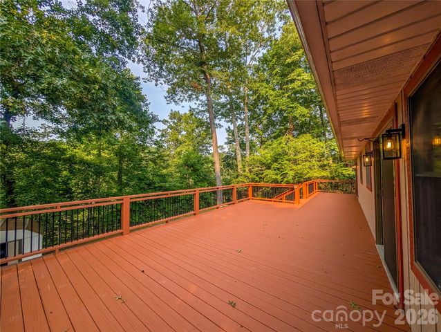 328 Wooded Valley Lane, Burnsville, NC 28714