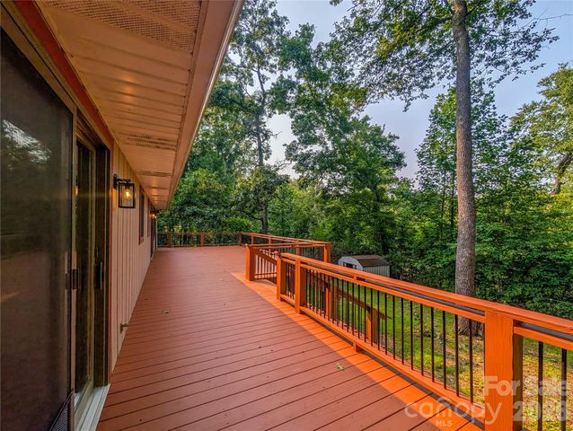 328 Wooded Valley Lane, Burnsville, NC 28714