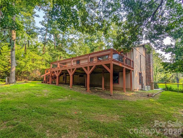 328 Wooded Valley Lane, Burnsville, NC 28714