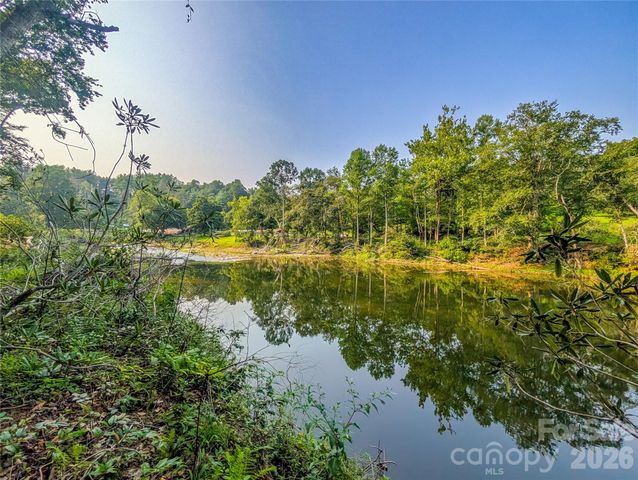 328 Wooded Valley Lane, Burnsville, NC 28714