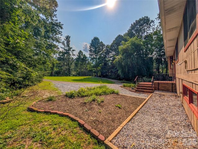 328 Wooded Valley Lane, Burnsville, NC 28714