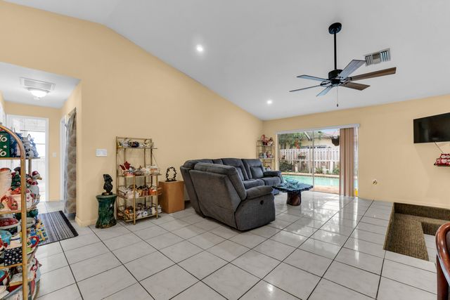 4941 NW 83rd Avenue, Lauderhill, FL 33351