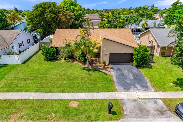 4941 NW 83rd Avenue, Lauderhill, FL 33351