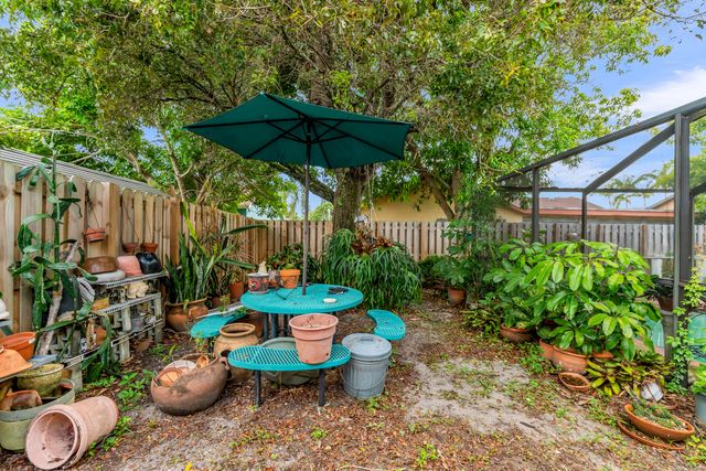 4941 NW 83rd Avenue, Lauderhill, FL 33351