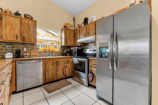4941 NW 83rd Avenue, Lauderhill, FL 33351