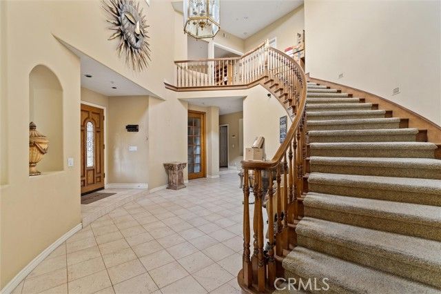 2 Via Terracaleta, Laguna Hills, CA 92679