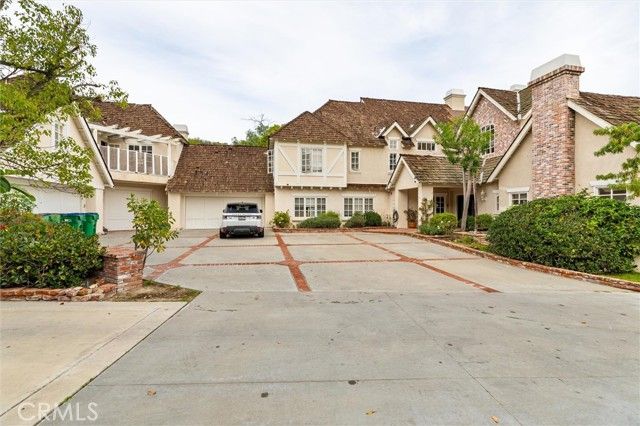 2 Via Terracaleta, Laguna Hills, CA 92679
