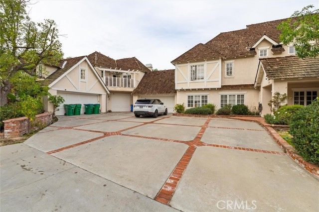 2 Via Terracaleta, Laguna Hills, CA 92679