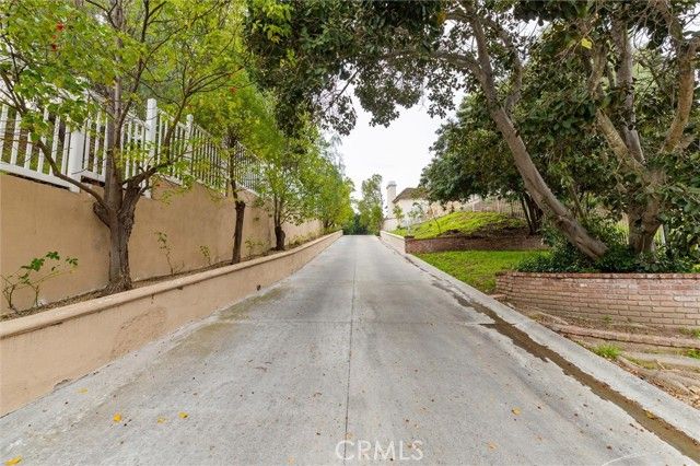 2 Via Terracaleta, Laguna Hills, CA 92679