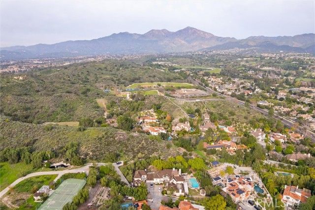 2 Via Terracaleta, Laguna Hills, CA 92679