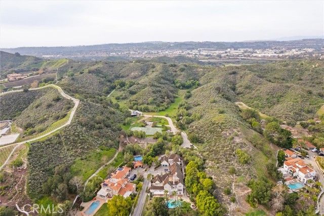 2 Via Terracaleta, Laguna Hills, CA 92679