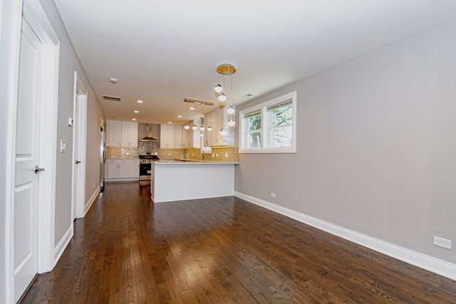 55 W 77th Place, Chicago, IL 60620
