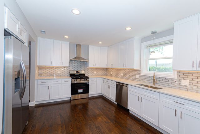 55 W 77th Place, Chicago, IL 60620