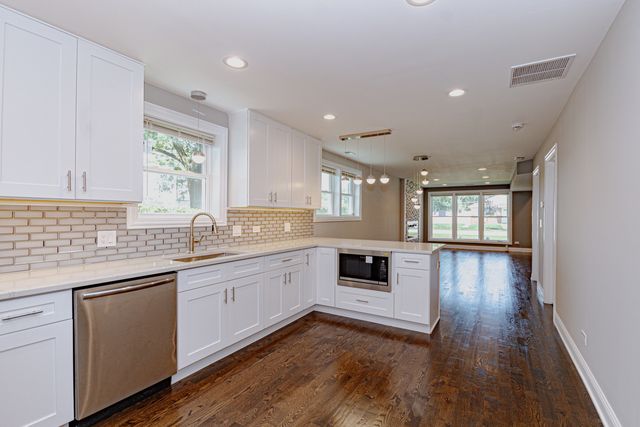 55 W 77th Place, Chicago, IL 60620