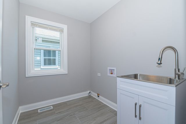 55 W 77th Place, Chicago, IL 60620
