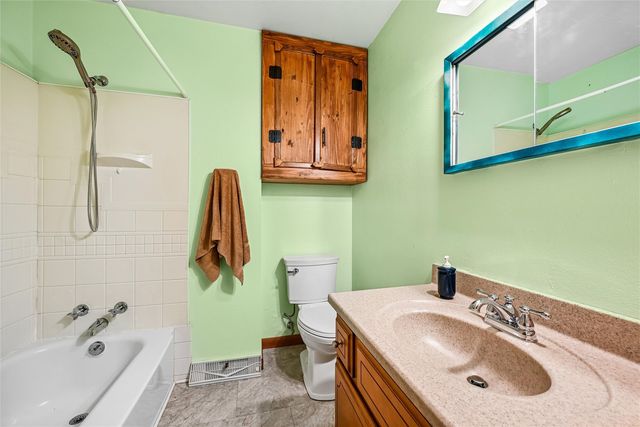 125 Leroy Street SW, Cedar Rapids, IA 52404
