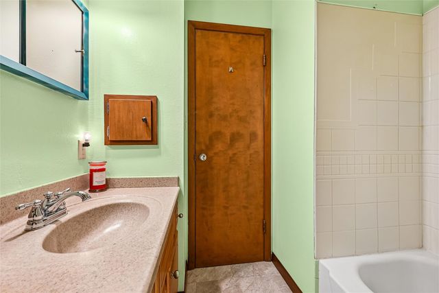 125 Leroy Street SW, Cedar Rapids, IA 52404