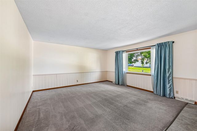 125 Leroy Street SW, Cedar Rapids, IA 52404