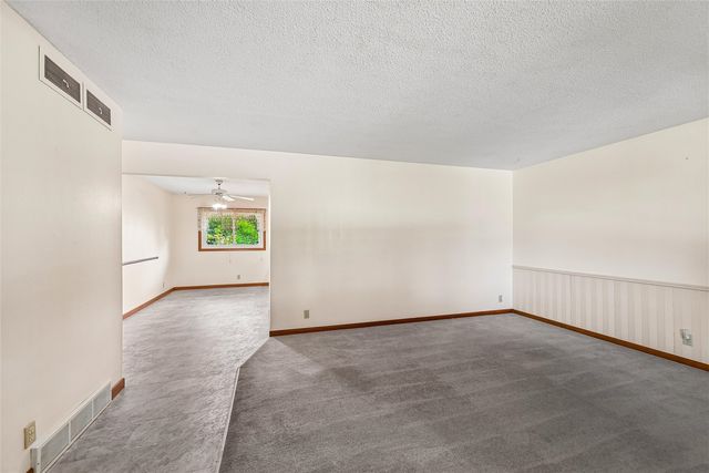 125 Leroy Street SW, Cedar Rapids, IA 52404