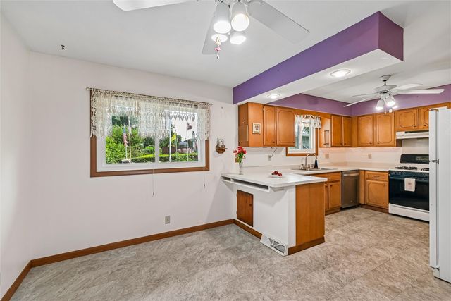 125 Leroy Street SW, Cedar Rapids, IA 52404