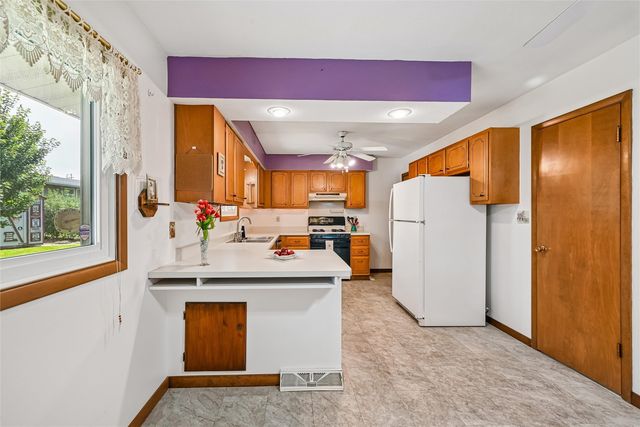 125 Leroy Street SW, Cedar Rapids, IA 52404