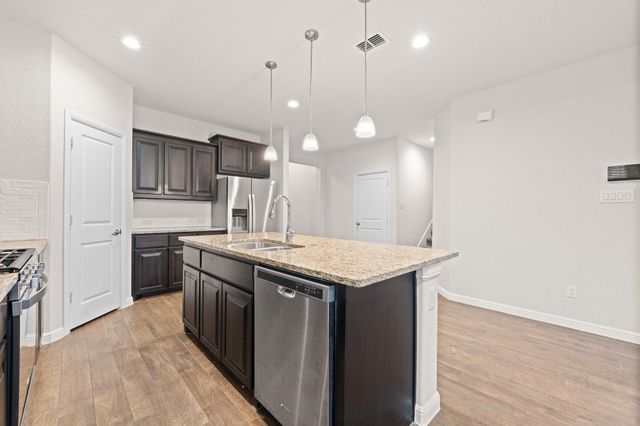 411 Skipper Lane, Azle, TX 76020