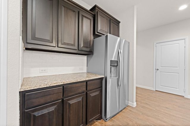 411 Skipper Lane, Azle, TX 76020