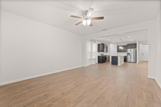 411 Skipper Lane, Azle, TX 76020