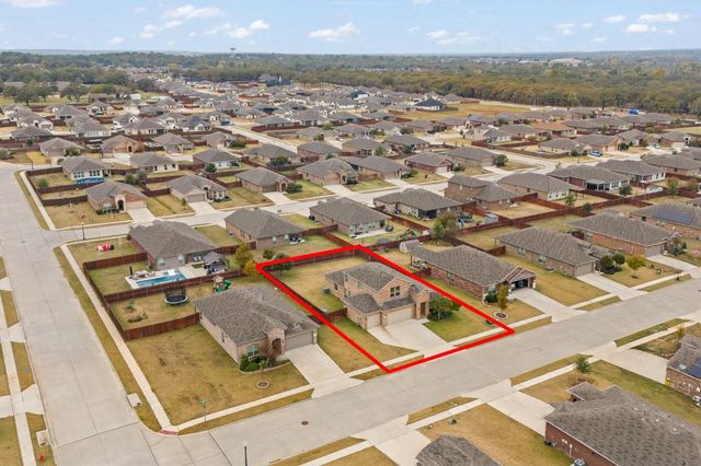 411 Skipper Lane, Azle, TX 76020