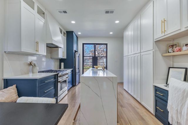 302 S Saint Mary Avenue, Dallas, TX 75214