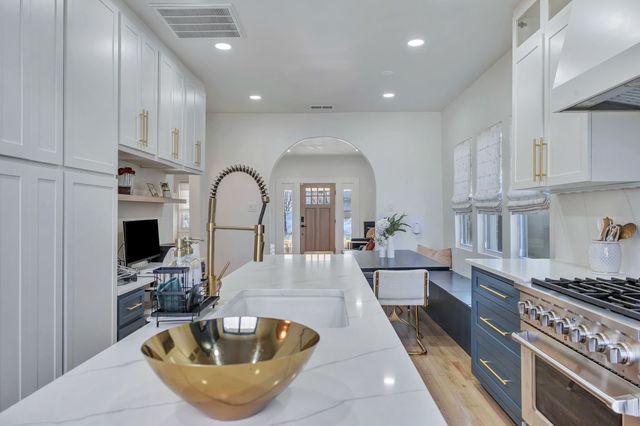 302 S Saint Mary Avenue, Dallas, TX 75214