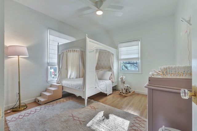 302 S Saint Mary Avenue, Dallas, TX 75214