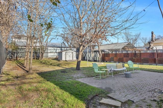 302 S Saint Mary Avenue, Dallas, TX 75214