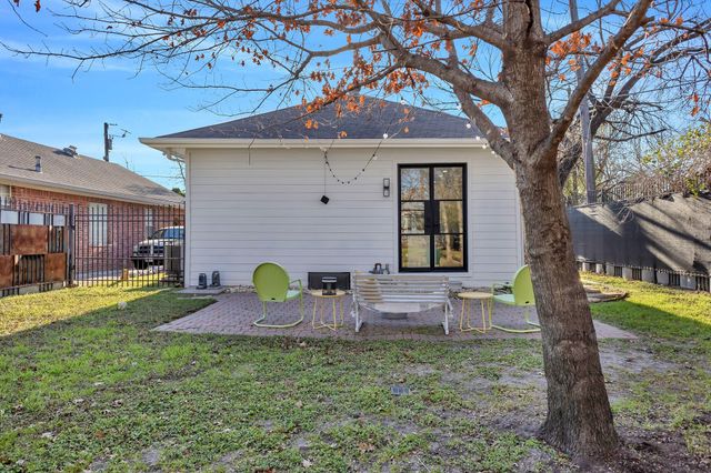 302 S Saint Mary Avenue, Dallas, TX 75214