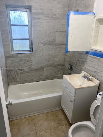 1070 NW 147th St, Miami, FL 33168