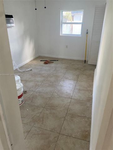 1070 NW 147th St, Miami, FL 33168