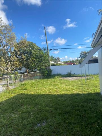 1070 NW 147th St, Miami, FL 33168