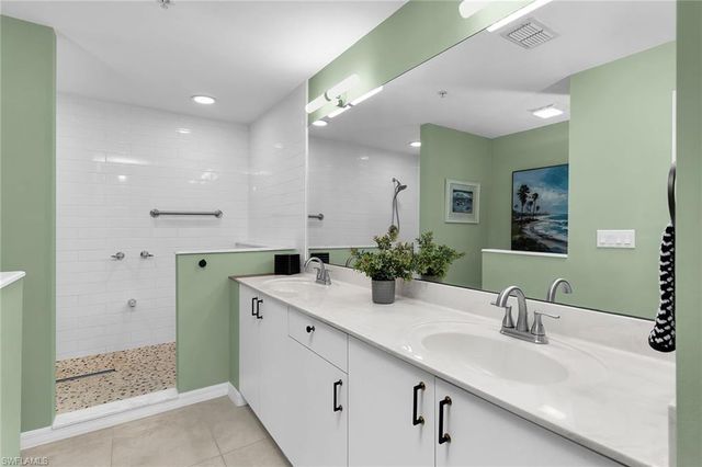 269 Vintage Bay DR C4, Marco Island, FL 34145