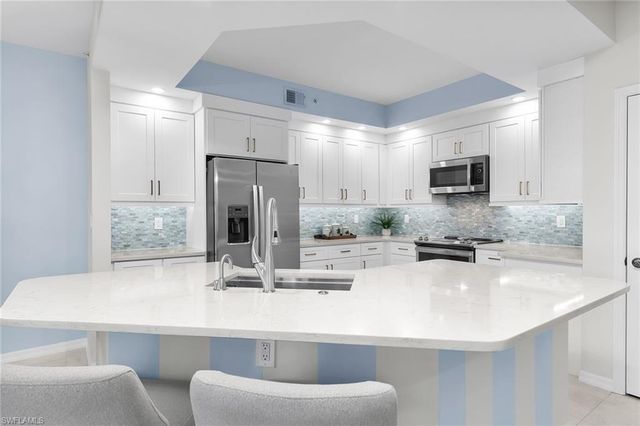 269 Vintage Bay DR C4, Marco Island, FL 34145