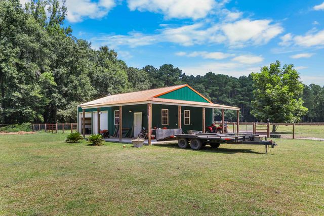 1756 Fish Road, Ridgeville, SC 29472