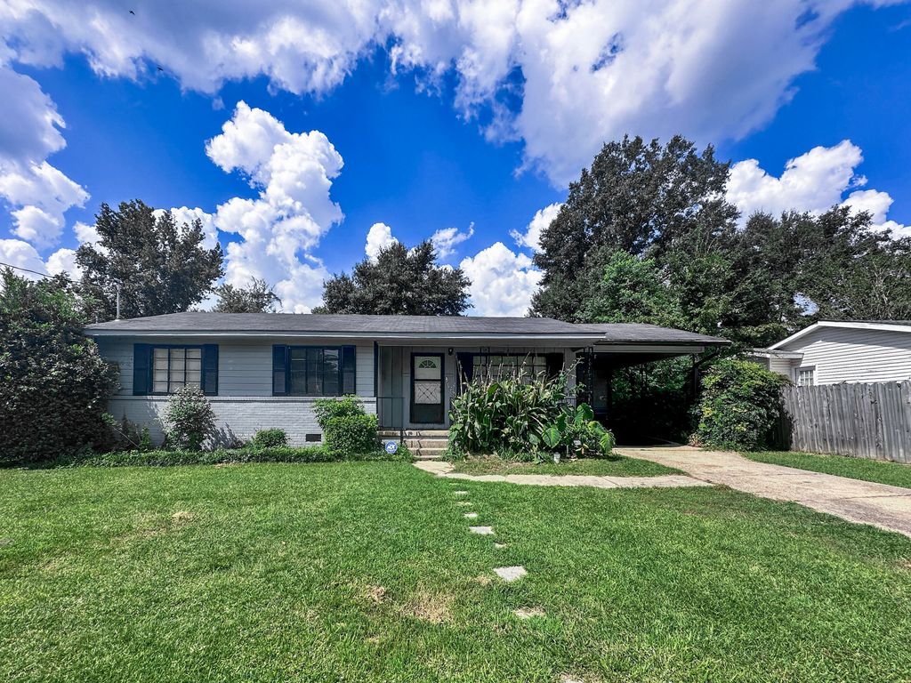 819 Duane St., Hattiesburg, MS 39401