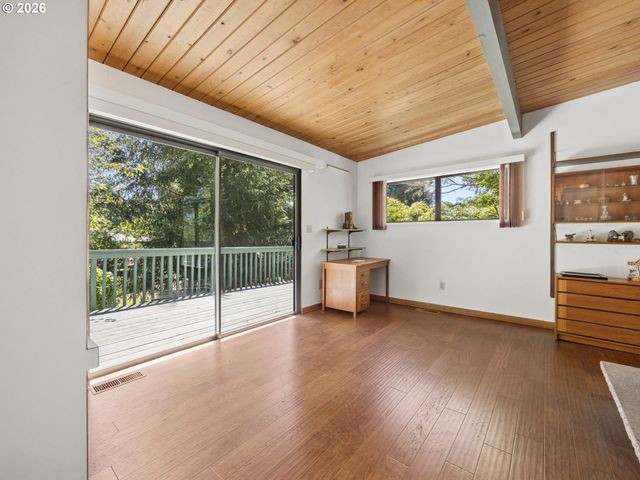 2950 Sw SUNSET Blvd, Portland, OR 97239